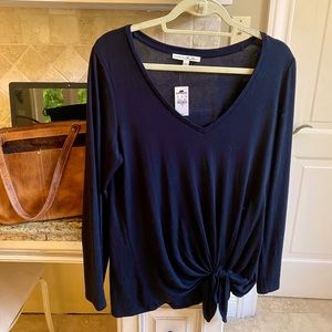 NEW black Express long sleeved T w, knot detail 😍